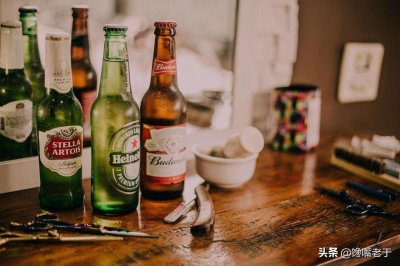怎样徒手开啤酒瓶(没有起瓶器用什么开啤酒)