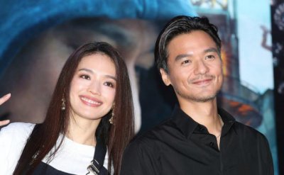​冯德伦舒淇高调放闪让大家措手不及，网友：让狗粮来得更猛烈些