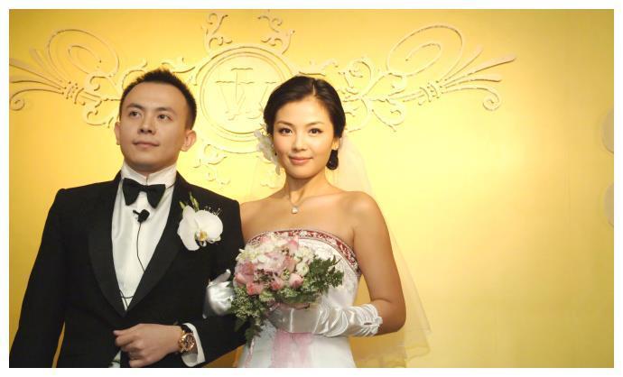 王子文老公儿子正面照曝光，比刘涛老公差太多 网友：美女与野兽