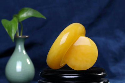​蜜蜡出现这些“诡异”的变化，那你可要当心了！