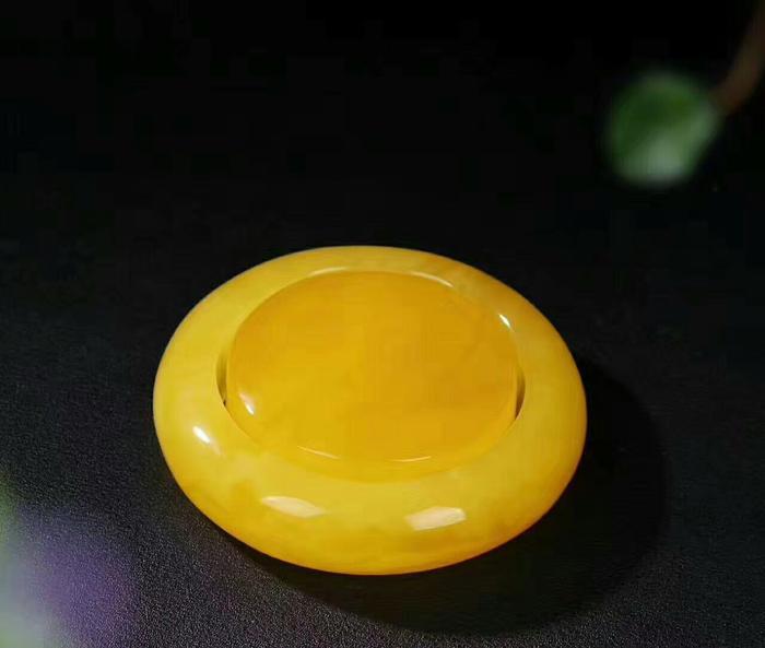 蜜蜡出现这些“诡异”的变化，那你可要当心了！