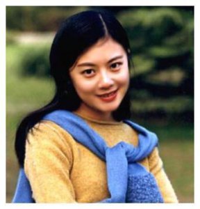 ​复旦才女23岁一战成名，事业巅峰期远嫁欧洲，如今50岁离异回国