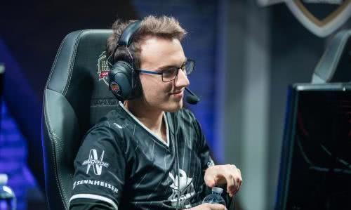 Perkz说要打爆Rekkles，看完他的战绩，网友：就凭你
