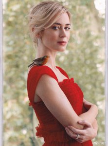 ​Emily Blunt 英国版《Harper’s Bazaar》杂志写真