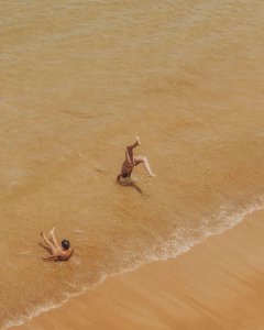 ​Playa de la Concha 贝壳海滩 by yosigo