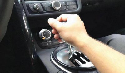 ​新手如何驾驶手动挡汽车