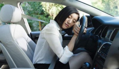 ​晚上在车上睡觉要注意什么