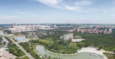 ​走进新疆五家渠市，人口20万，一个湖泊在城市中央的地方