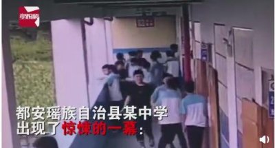 ​广西一中学男生被同学从四楼扔下！涉事学生已被刑拘