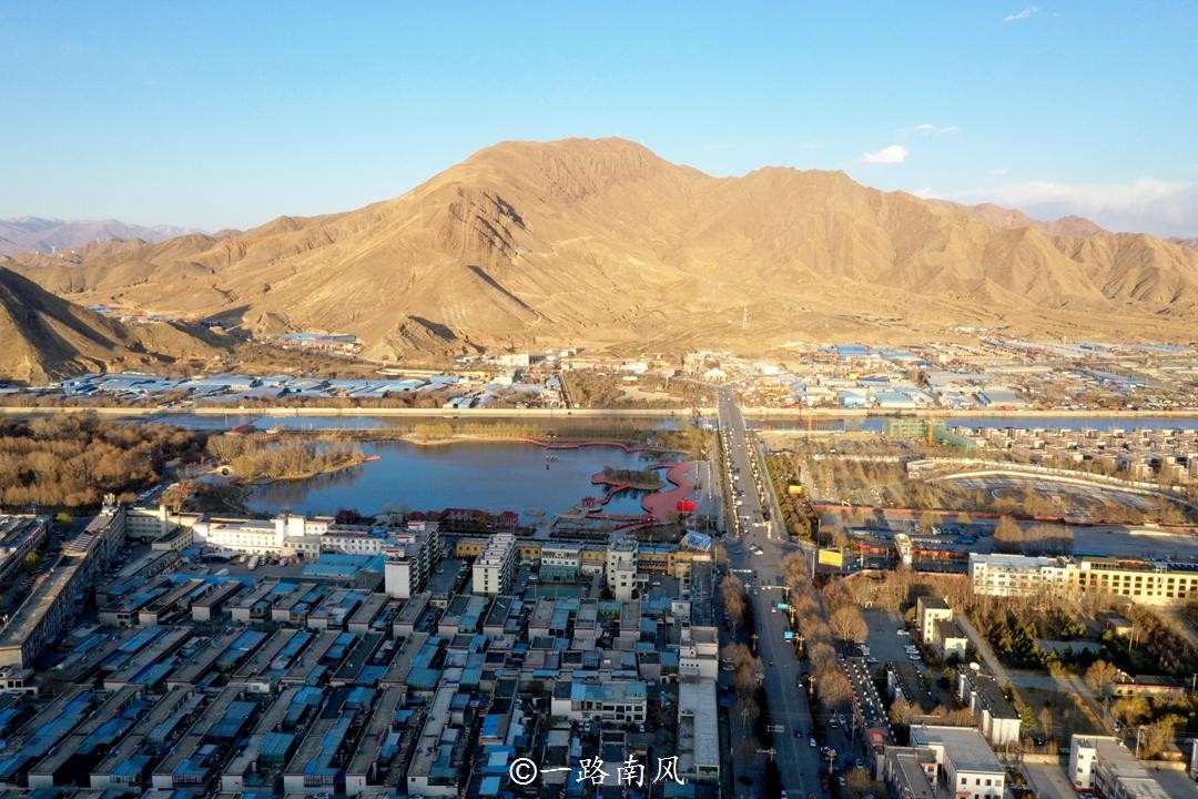 珠穆朗玛峰地理位置在哪里（珠穆朗玛峰在哪个城市）