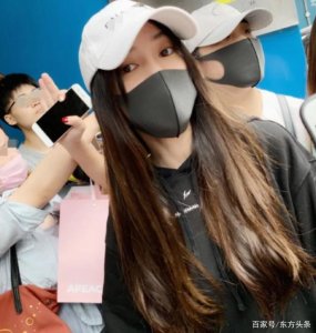 ​Baby被保安搂腰疑遭咸猪手？baby机场遭保安推搡现场图曝光 baby回应机场事件