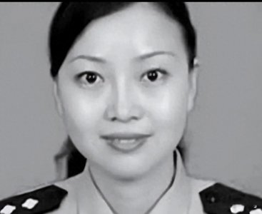 ​曾经被称为苍南县“最美警花”的汪茜茜