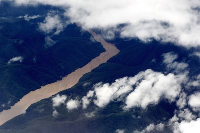 ​缅甸籍偷渡船翻沉澜沧江 船上27人为中国籍