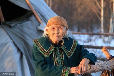​“中国最后一位女酋长”告别了她的驯鹿和山林