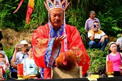 ​“湘西赶尸匠”田铁武：现场示范赶尸全过程，死鸡也能复活！