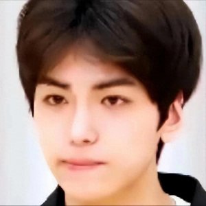 ​邵兵儿子也太帅了！20岁出道惊艳韩国，完美继承妈妈的超高颜值