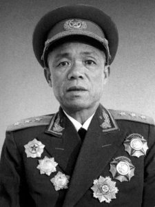 ​韩先楚临终前反复交代子女：死后不进八宝山，那里有不愿见的人