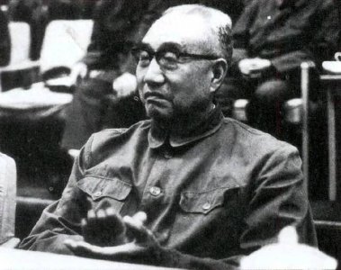 ​他是开国少将，女婿是中将，三个亲家分别是元帅、上将与中将