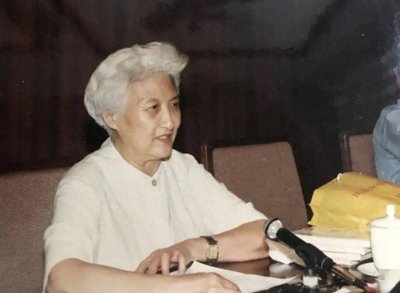 ​2020年，艺术家黄宗英去世，一生嫁4夫生养7子，晚年仍追寻爱情