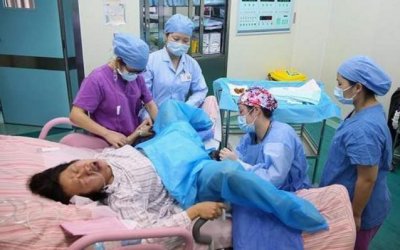 ​“开十指”的宫口会被撑多大？看完2张图你就明白了，女人真不易