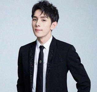 ​“口红一哥”李佳琦双十一收入超250亿