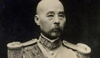 ​著名演员冯巩和北洋军阀冯国璋什么关系？为何两人长得有些神似？