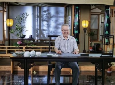 ​“他就是一个传奇人物”——武汉艺术家眼中的何祚欢
