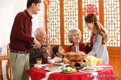 ​“正月初三忌出门，招惹赤贫福不存”啥意思？初三不能出门拜年？