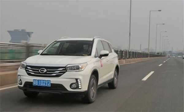 汽车显示屏不亮了怎么回事-