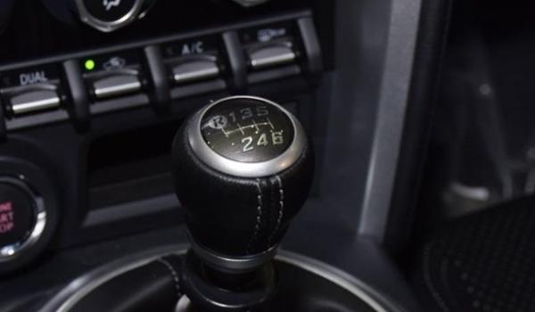 不踩离合器可以换挡吗-