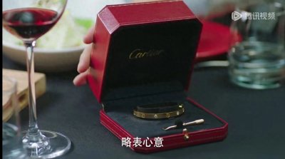 ​唐晶年薪到底多少，清华男送11万卡地亚手镯，她都能嗤之以鼻？