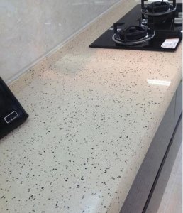 ​橱柜石英石台面如何选？300元和900元差在哪里？换了2回终于懂了