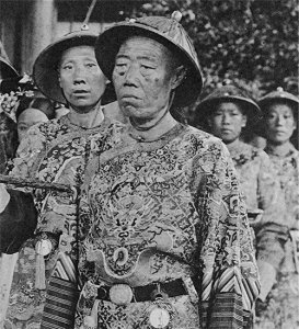 ​李莲英：慈禧背后的隐形操盘手，为何死后只剩一颗头？