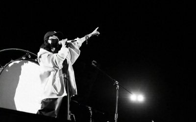 ​杨幂湖南卫视跨年彩排照引爆网络，甜幂唱响异想记引发热议