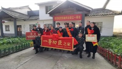 ​四川一地震重灾区崛起“一等功臣之家”，当地：已成热门打卡点