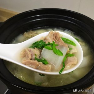 ​清炖羊肉汤这样做，不要直接下锅炖，做好这一步，汤鲜浓香很好喝