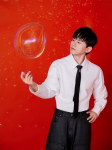 ​张杰透露，在女儿婚礼上唱《三生三世》，歌词代表忠贞不渝的信念