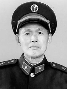 ​丁盛指挥所的成员，九一三事件后被下放，复出后担任大军区顾问