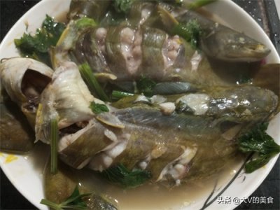 ​清蒸鱼家常做法，鱼肉鲜嫩原汁原味，口感清甜又美味，老少喜欢吃