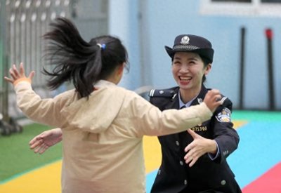 ​简翟：多面女警守护辖区安宁