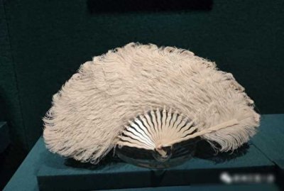 ​八卦那些年欧洲贵妇人手一把的宫廷扇