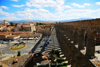 ​塞戈维亚，保留罗马时代高架渠的古都