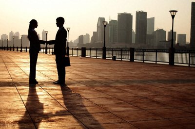 ​亲人过世发朋友圈的人，是什么心理？人性的复杂，令人猜不透