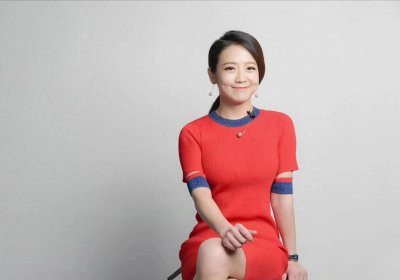 ​央视财经的“颜值担当”艾诚：真正的实力与美丽并重！