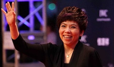 ​“乒乓女王”邓亚萍：败光国家20亿向外国人下跪，儿子国籍成谜