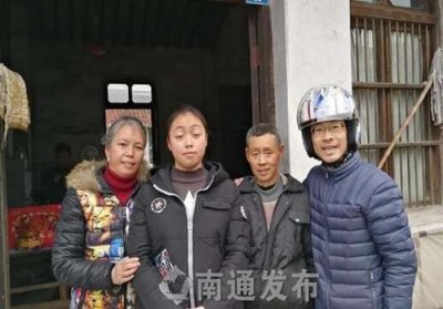 ​坚持18载帮扶贫困生 他是乡村医生，也是幸福的“吴爸爸”