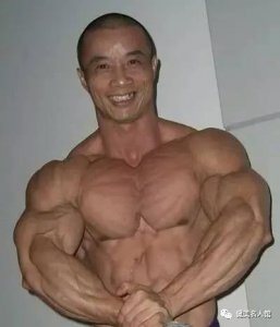 ​中国健美老将——水天翮