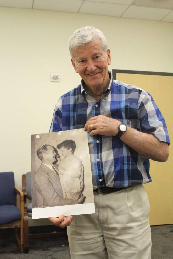 《乱世佳人》最后一名在世演员米基·库恩去世 享年90岁(图1)