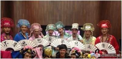 白马会所牛郎店被抄:白马鸭贵,两千万身价的“白马王子”们