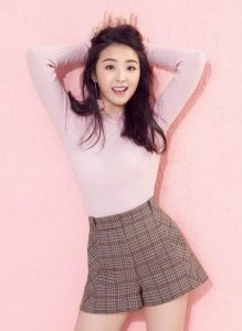 张含韵否认与彭冠英恋情,网友:间接宣布分手!之前被拍到同居